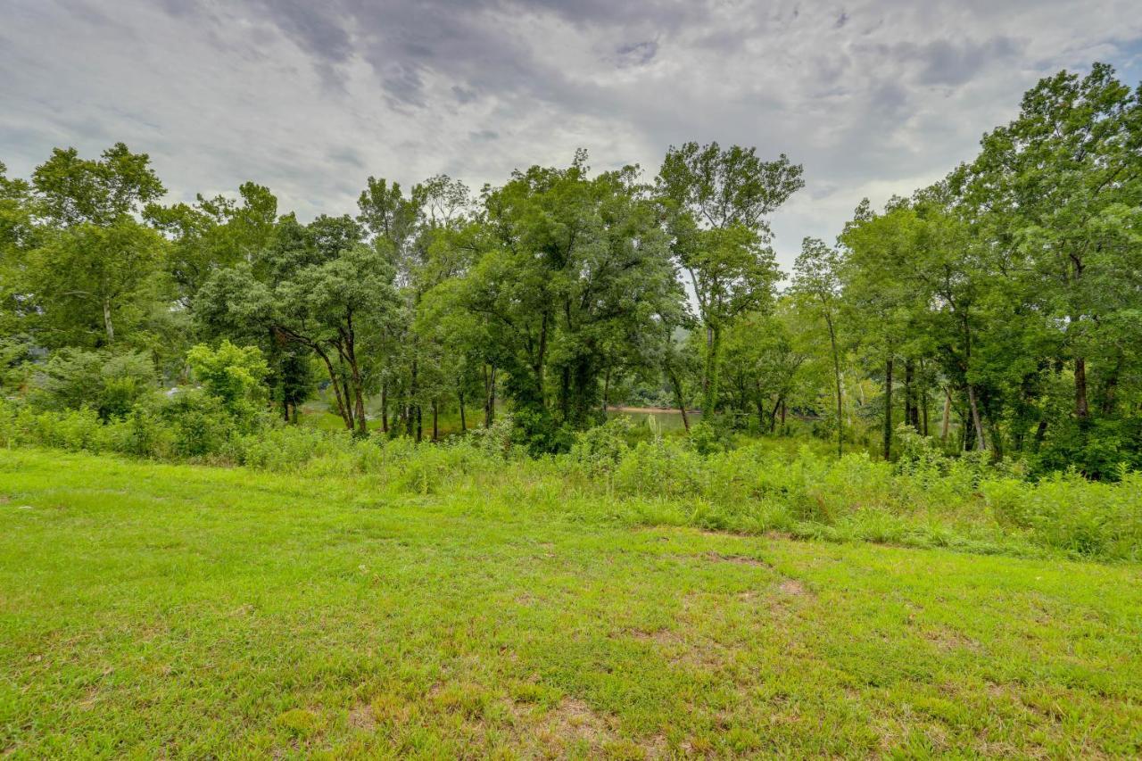 Rural Mt Olive Cabin Rental With White River View! Melbourne Exterior foto