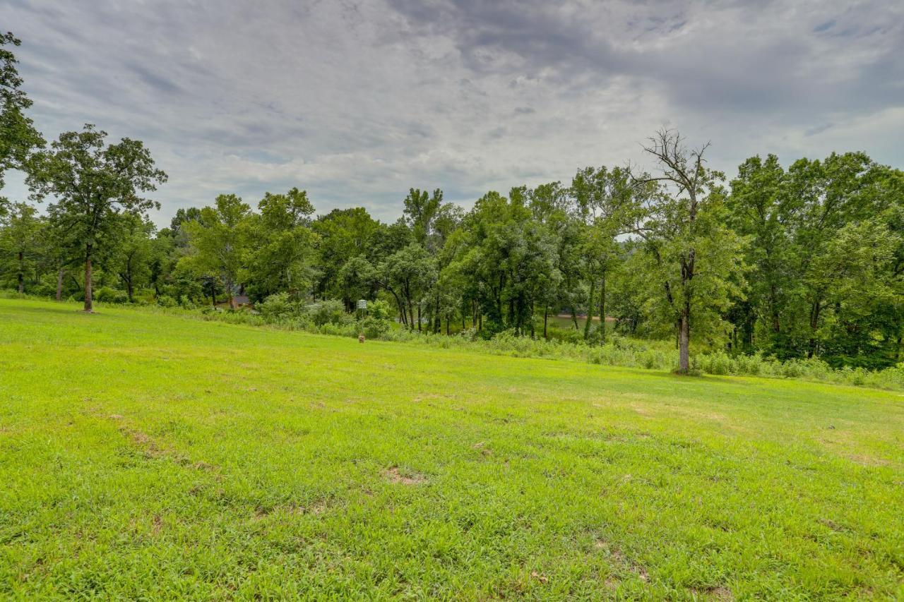 Rural Mt Olive Cabin Rental With White River View! Melbourne Exterior foto